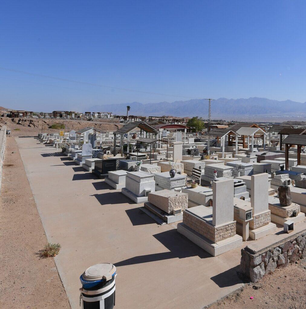 האם באילת הולכים להתחיל לקבור בקבורה זוגית?