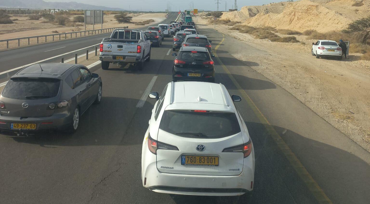 פקקי ענק בכניסה לאילת