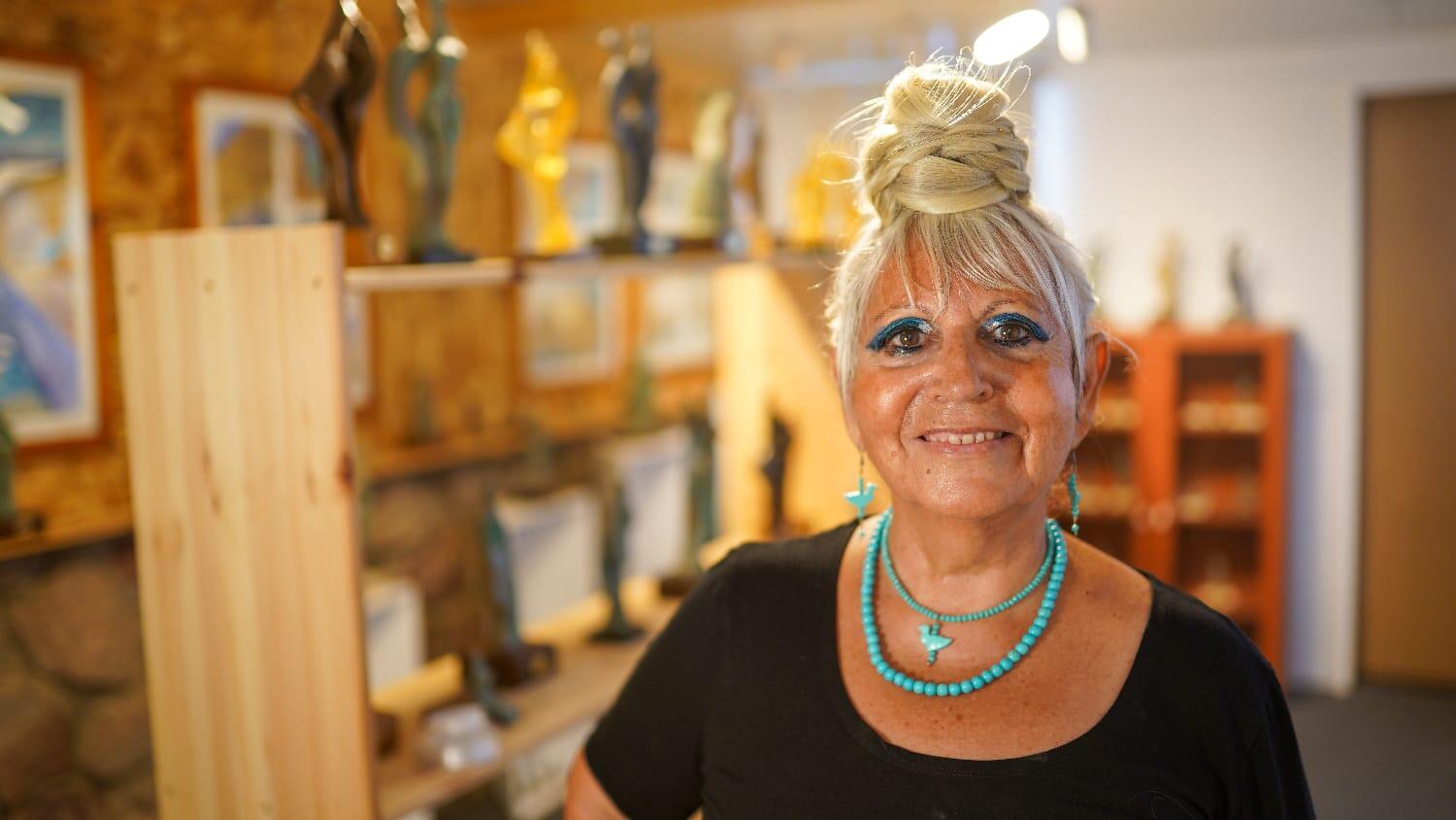 רוחל'ה בננו בתערוכת יחיד בגלריה בביתה