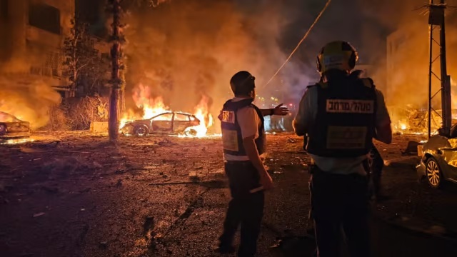 מי מעביר תיעודי נפילות לאיראן?
