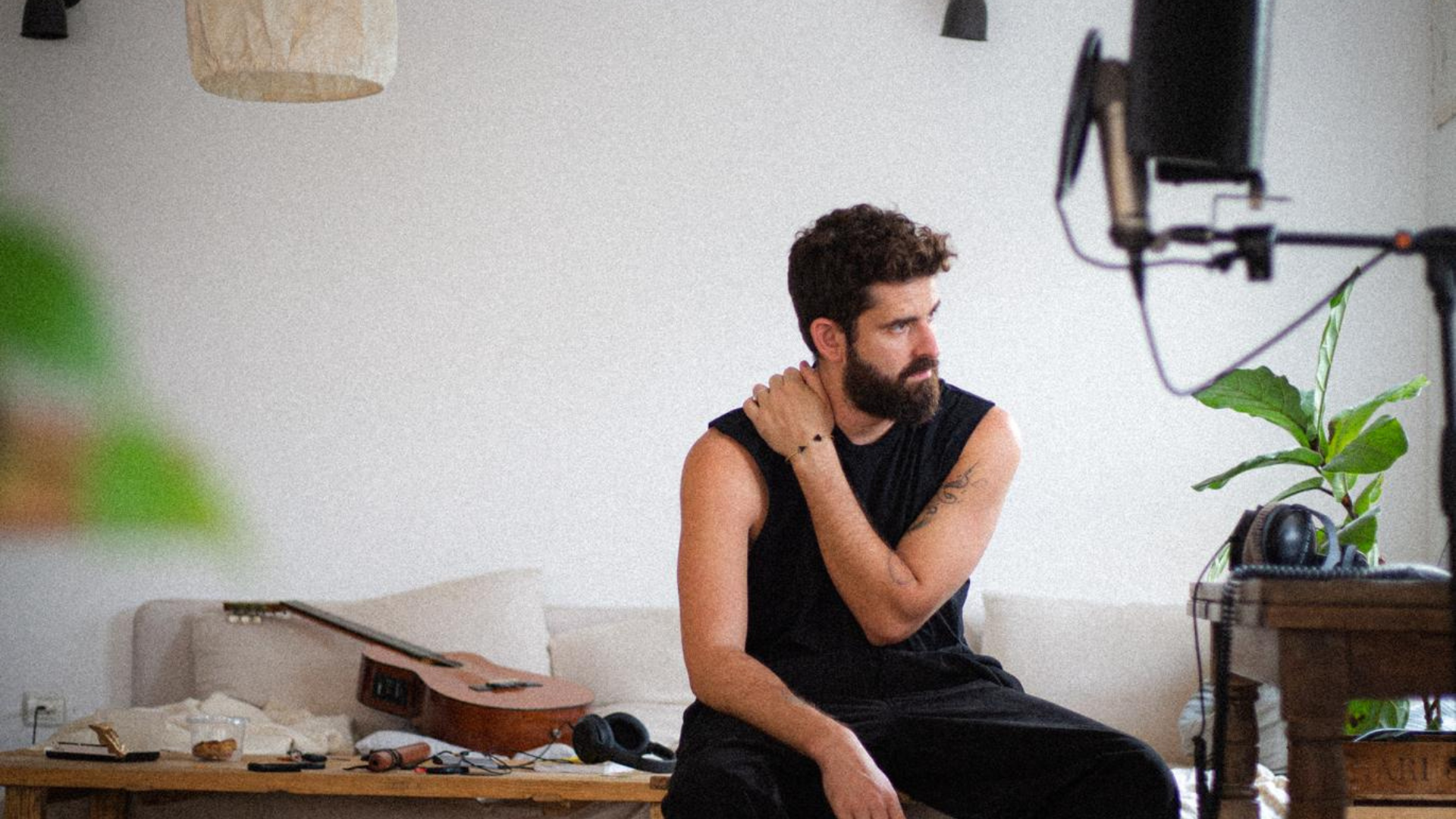 סהר טויטו חושף: מה עומד מאחורי פעם פה פעם שם?